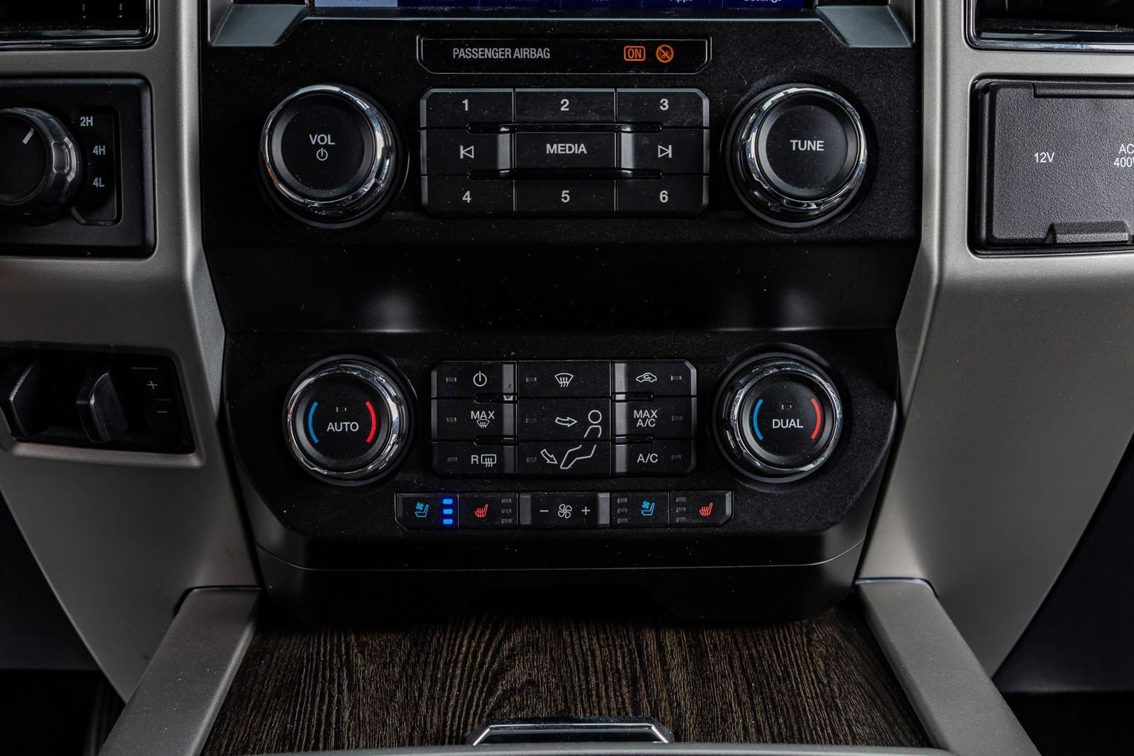 Used 2020 Ford F250 Lariat AWD/4WD image 24
