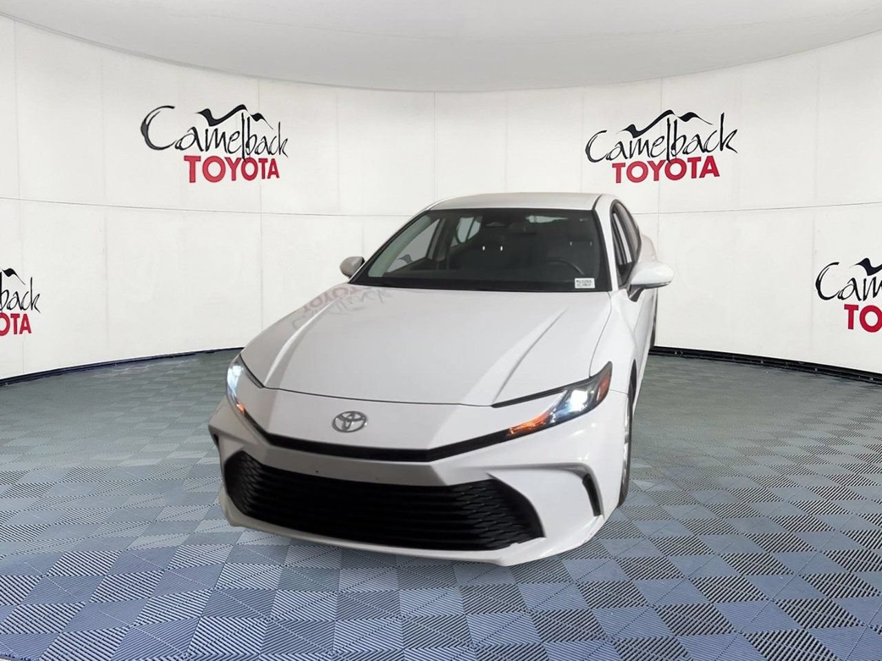 Used 2025 Toyota Camry LE FWD image 6