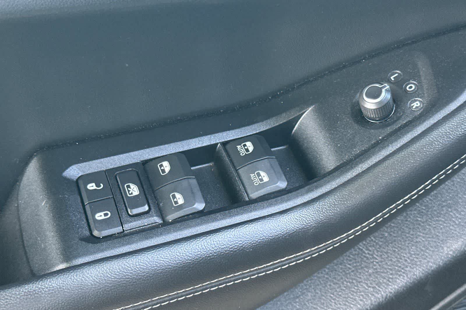 Used 2024 Jeep Grand Cherokee Altitude RWD image 14