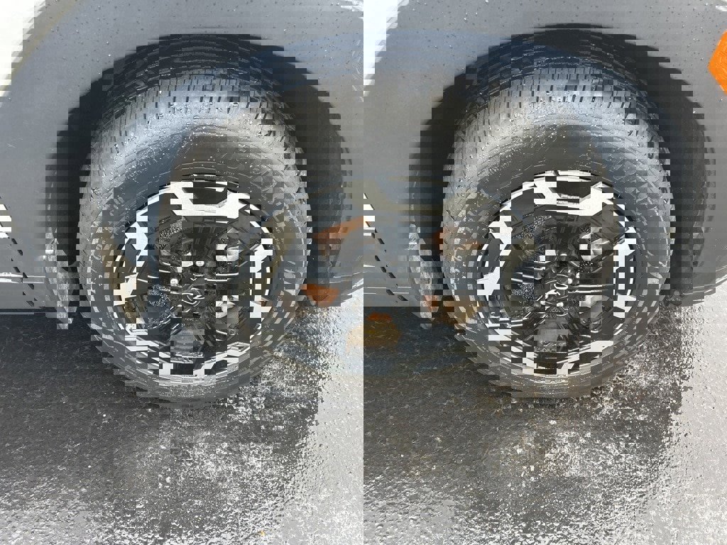 Used 2025 Hyundai Santa Fe SEL image 2