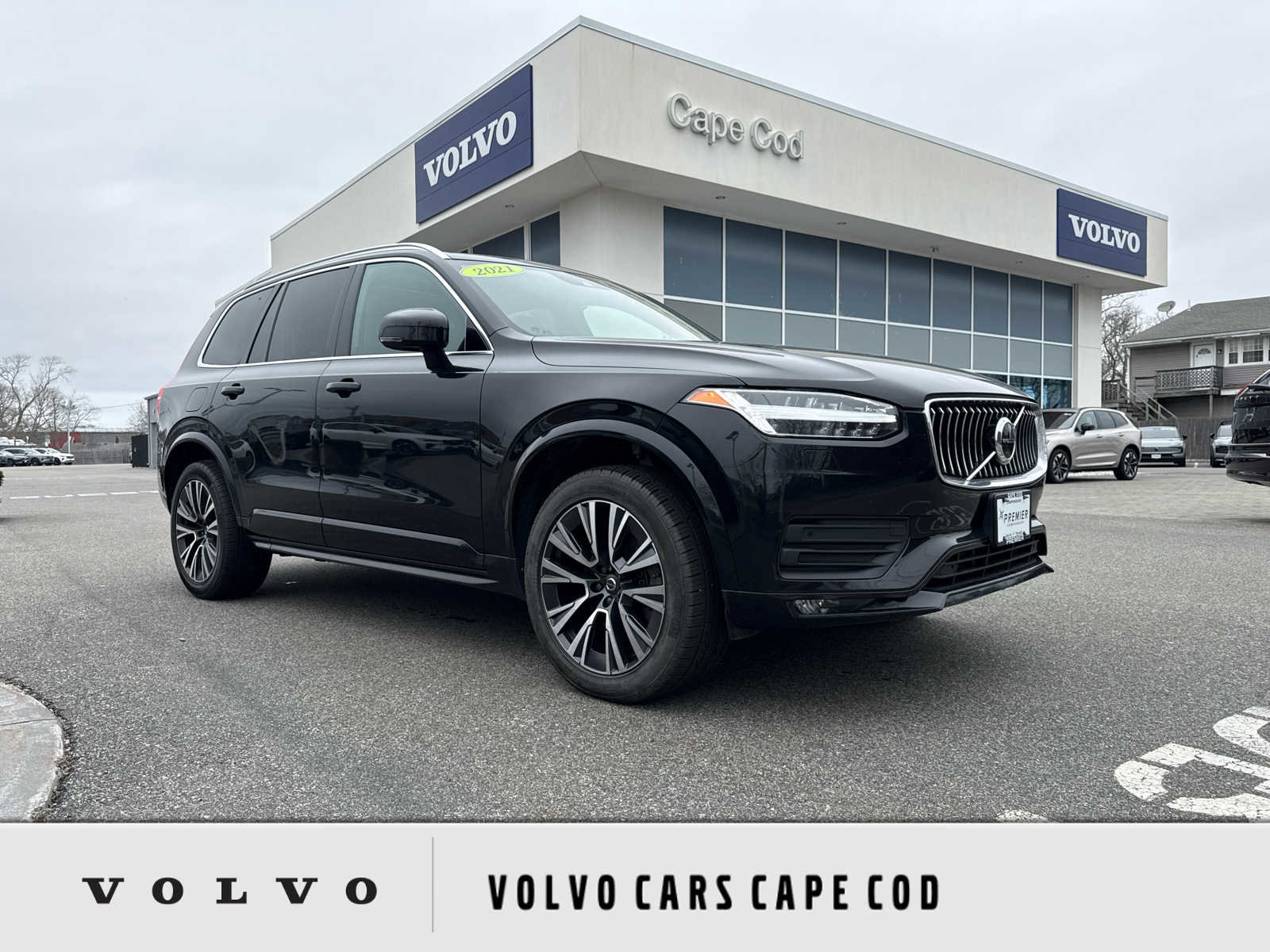 Used 2021 Volvo XC90 T6 Momentum image 1