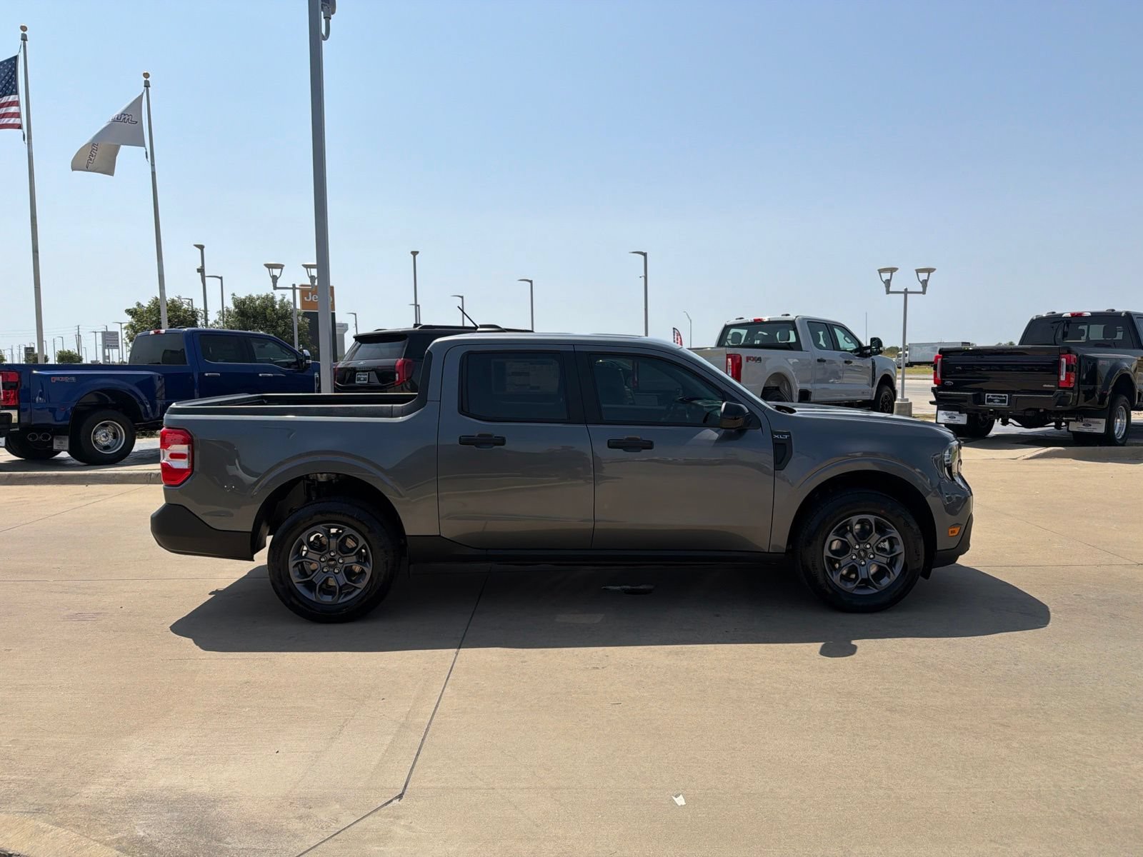 New 2026 Ford Maverick XLT w/ XLT Luxury Package FWD image 7