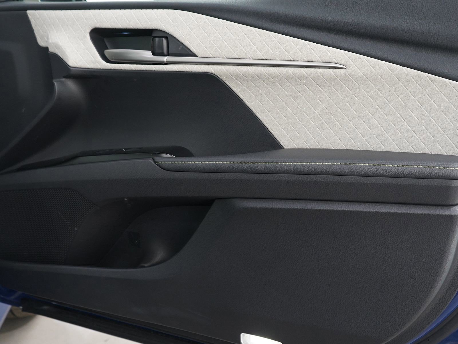 Used 2026 Toyota Camry XLE w/ Premium Plus Package image 9