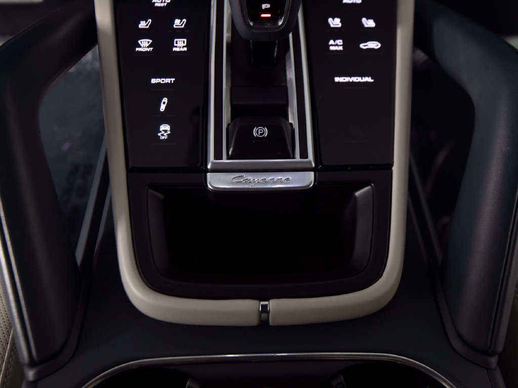 Certified 2023 Porsche Cayenne S Platinum AWD/4WD image 25