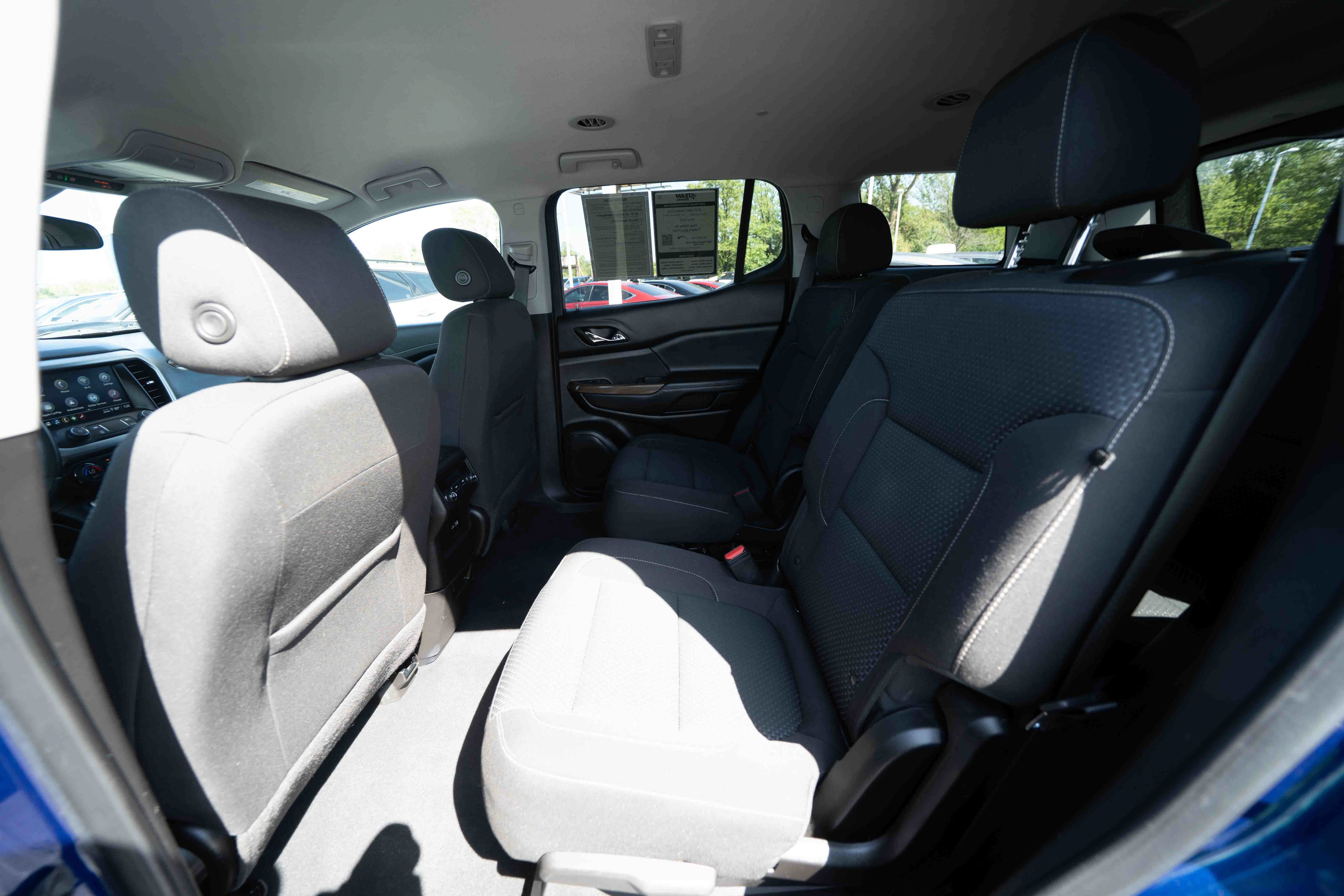 Used 2023 GMC Acadia SLE w/ Elevation Edition FWD image 23