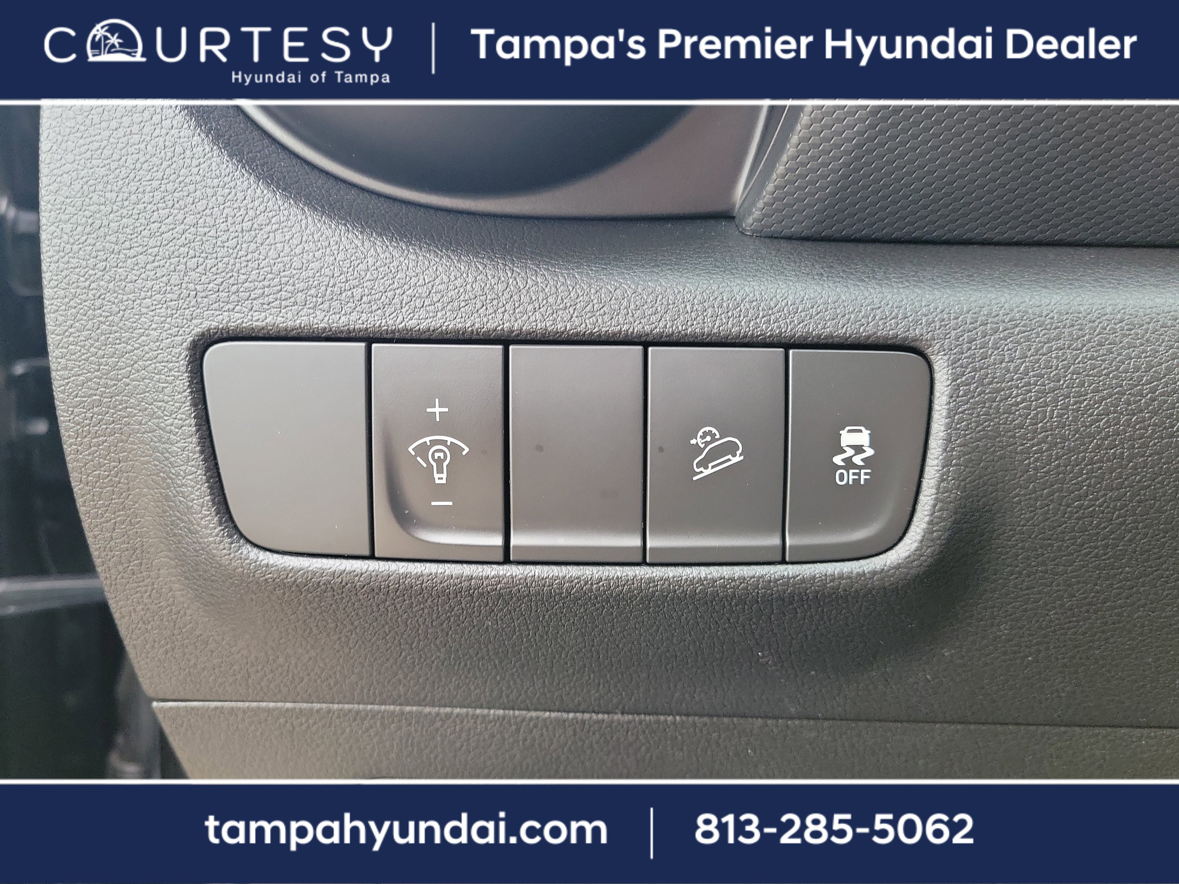 Used 2023 Hyundai Kona SEL image 21