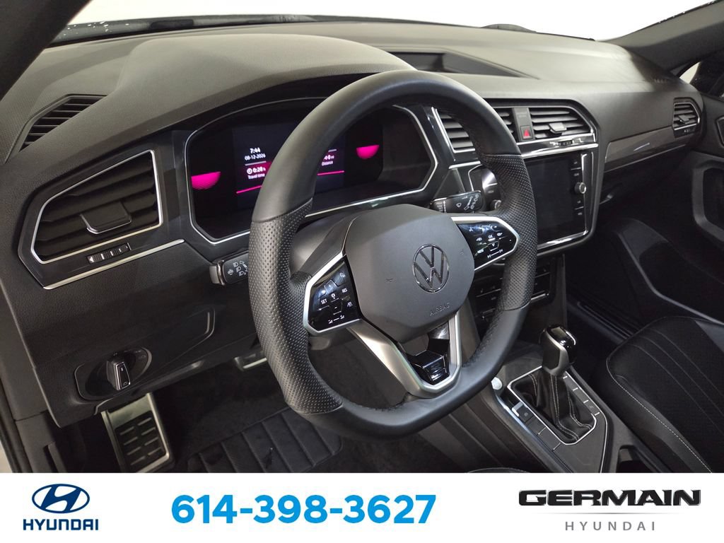 Used 2024 Volkswagen Tiguan SE R-Line FWD image 17