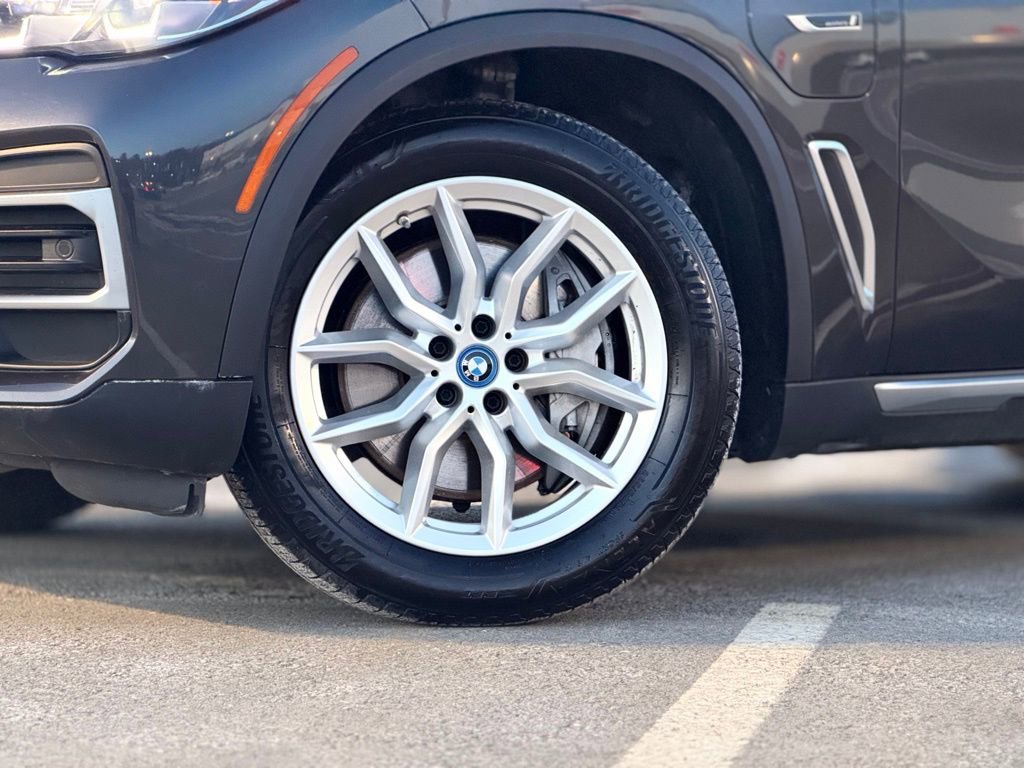 Used 2023 BMW X5 xDrive45e image 2