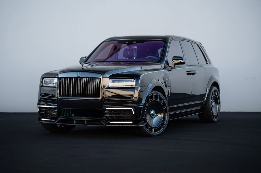 Used 2023 Rolls-Royce Cullinan Black Badge image 23