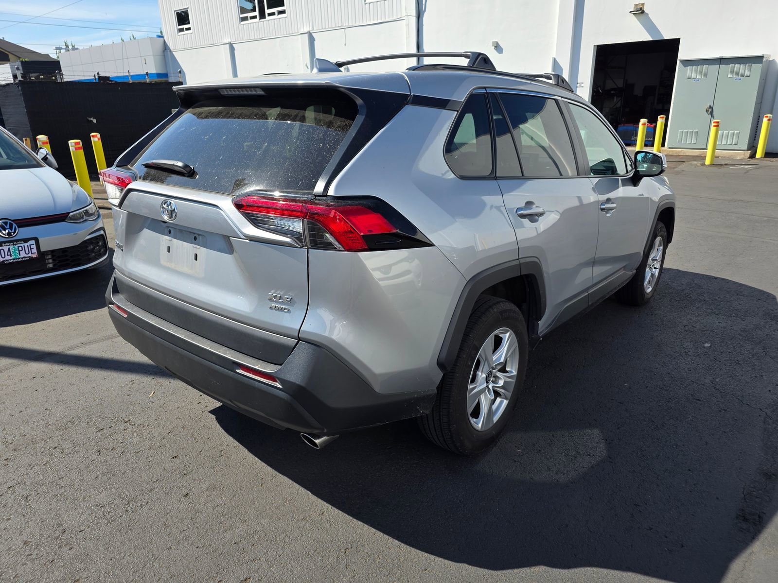 Used 2021 Toyota RAV4 XLE AWD/4WD image 5