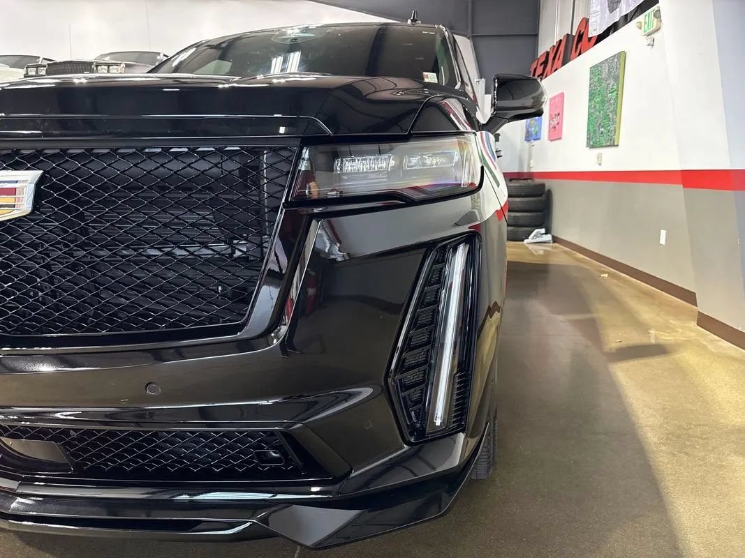 Used 2023 Cadillac Escalade ESV V AWD/4WD image 70