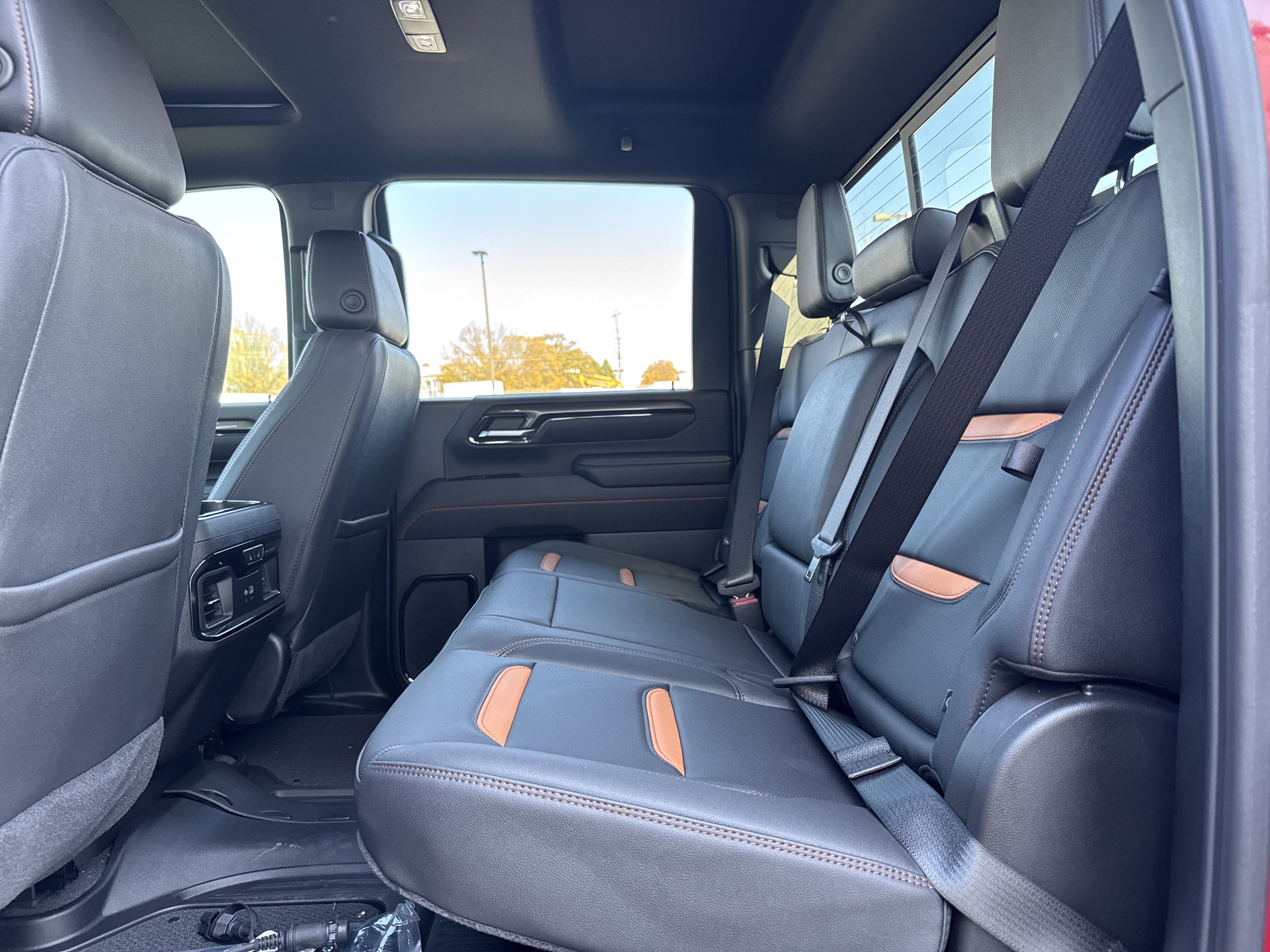 New 2025 GMC Sierra 2500 AT4 w/ AT4 Premium Plus Package AWD/4WD image 40
