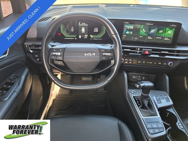Used 2026 Kia Sportage EX w/ EX Panorama Roof Package FWD image 9