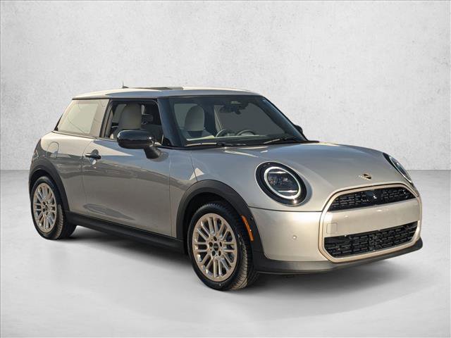 Used 2025 MINI Cooper 2-Door Hardtop image 7