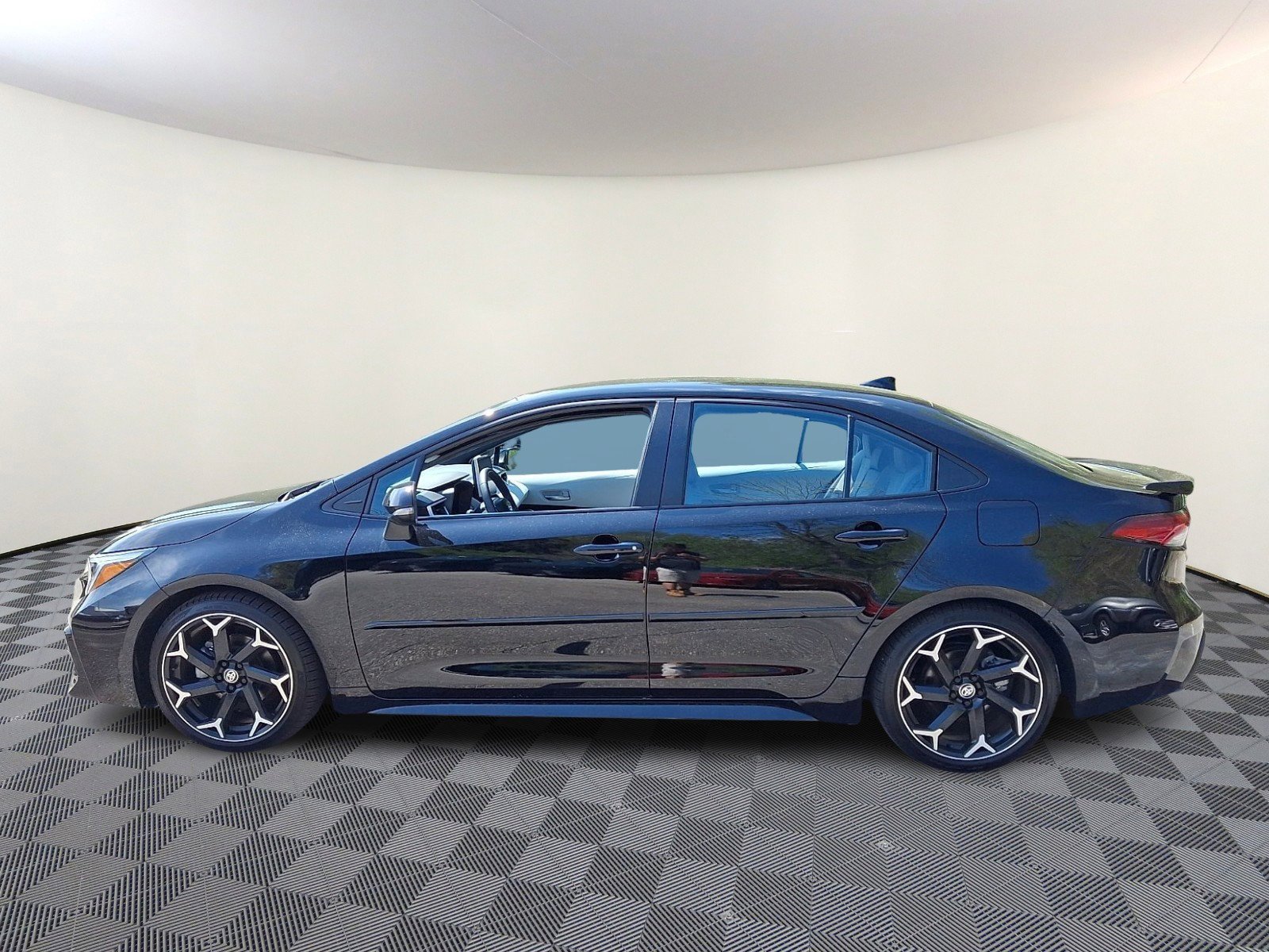 Certified 2025 Toyota Corolla FX w/ Convenience Package FWD image 4