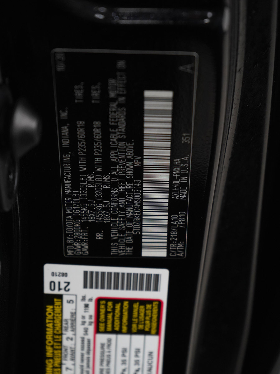 Used 2021 Toyota Sienna Limited image 32