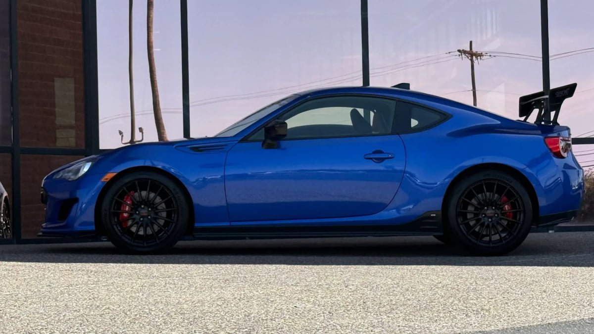Used 2018 Subaru BRZ tS w/ Popular Package #3 RWD image 7