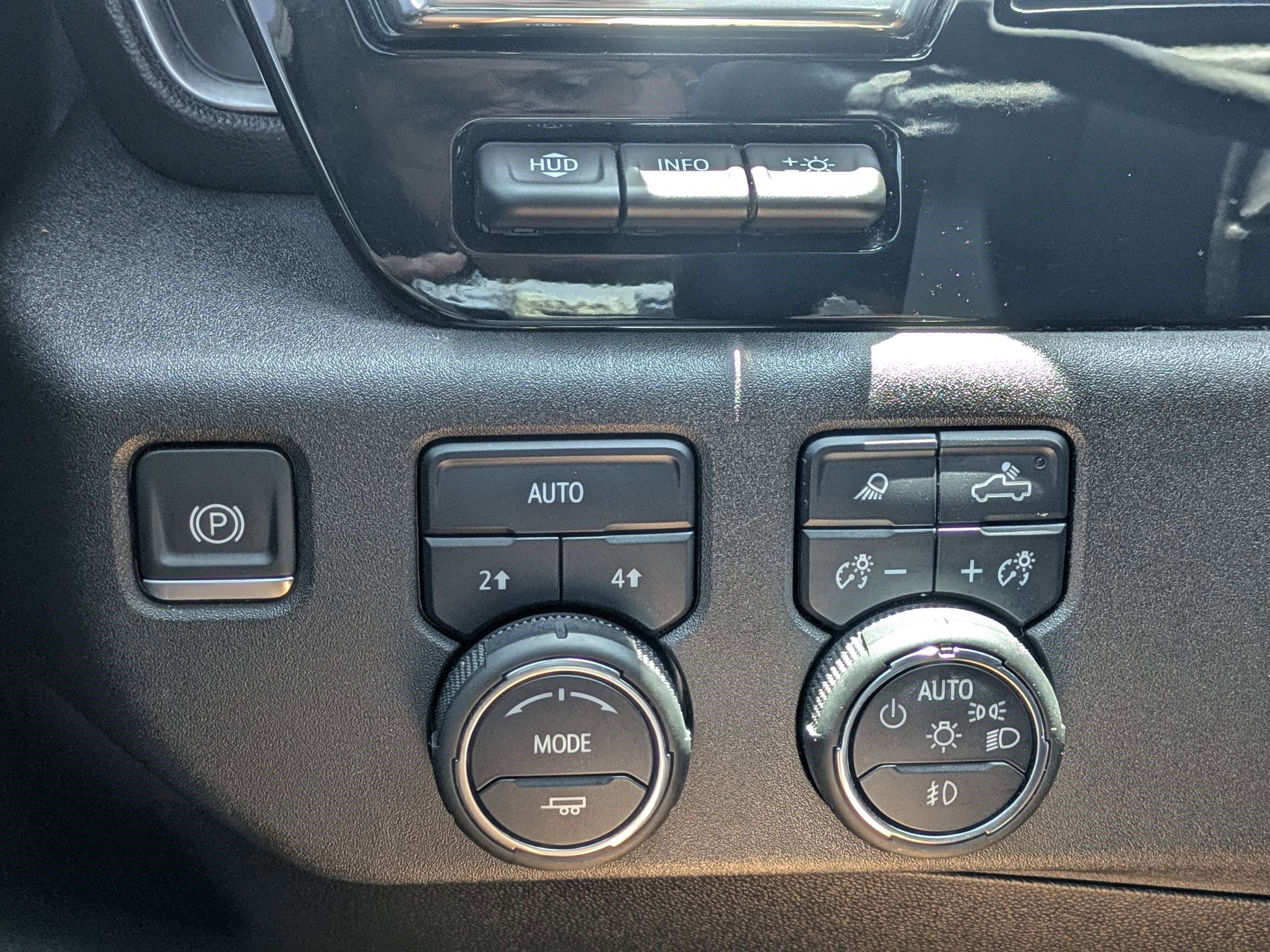 Used 2024 Chevrolet Silverado 1500 LTZ w/ Technology Package AWD/4WD image 22