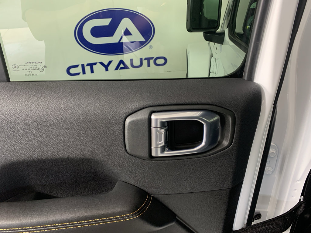 Used 2025 Jeep Wrangler Sahara AWD/4WD image 31