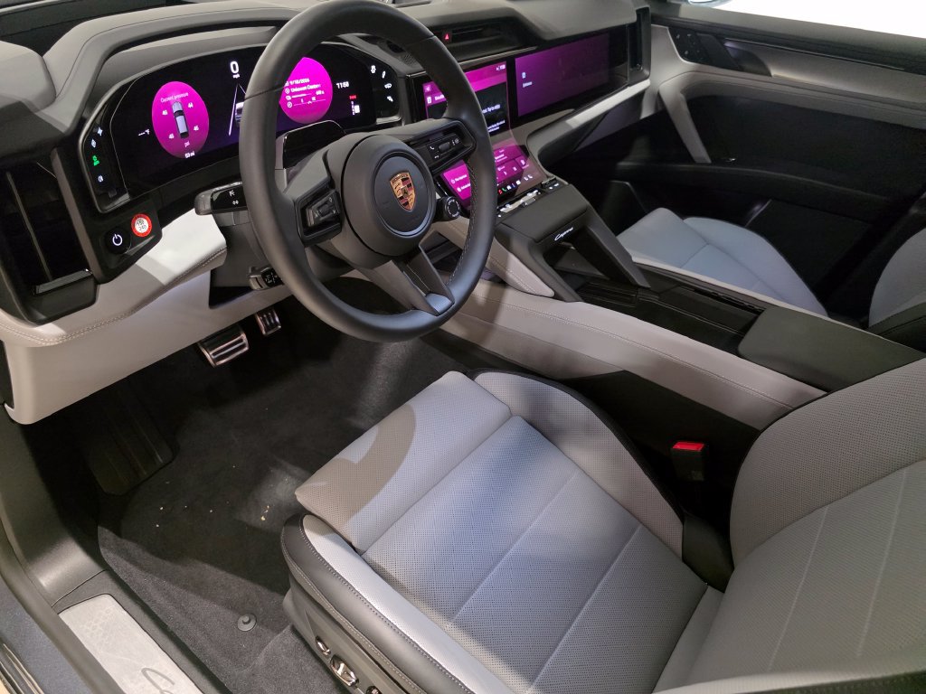 New 2026 Porsche Cayenne Electric AWD/4WD image 4