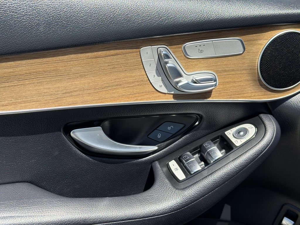 Used 2018 Mercedes-Benz GLC 300 image 18