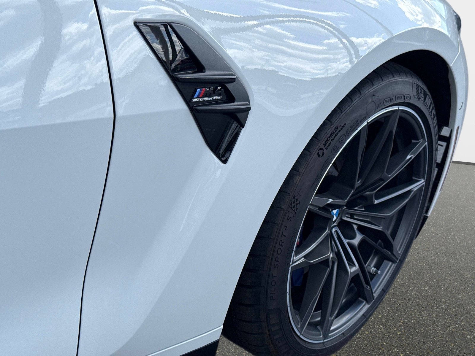 Used 2023 BMW M4 xDrive Competition image 26