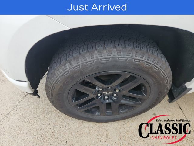 Used 2021 Chevrolet Silverado 1500 Custom w/ LPO, Blackout Package AWD/4WD image 11