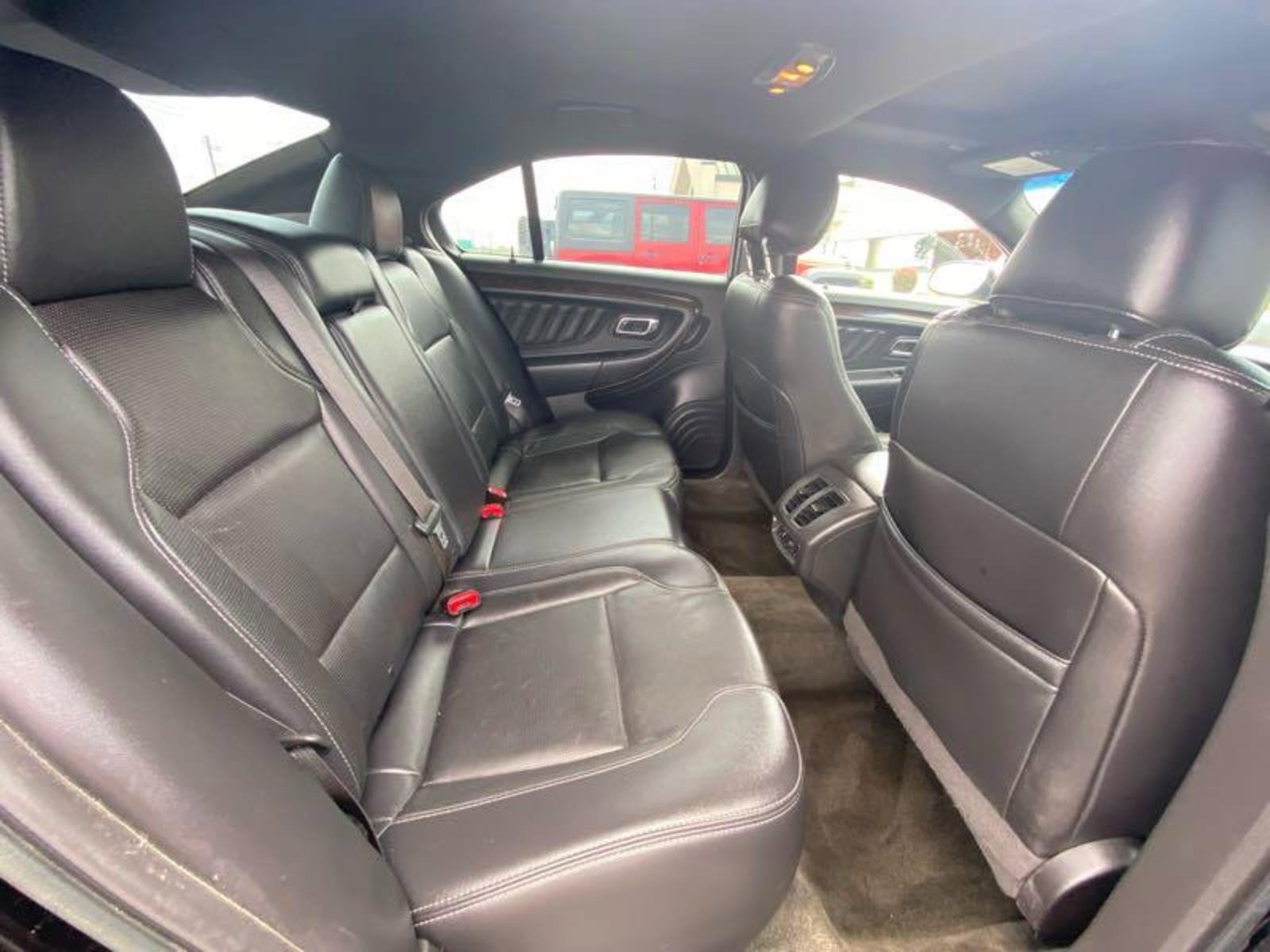 Used 2018 Ford Taurus Limited FWD image 14