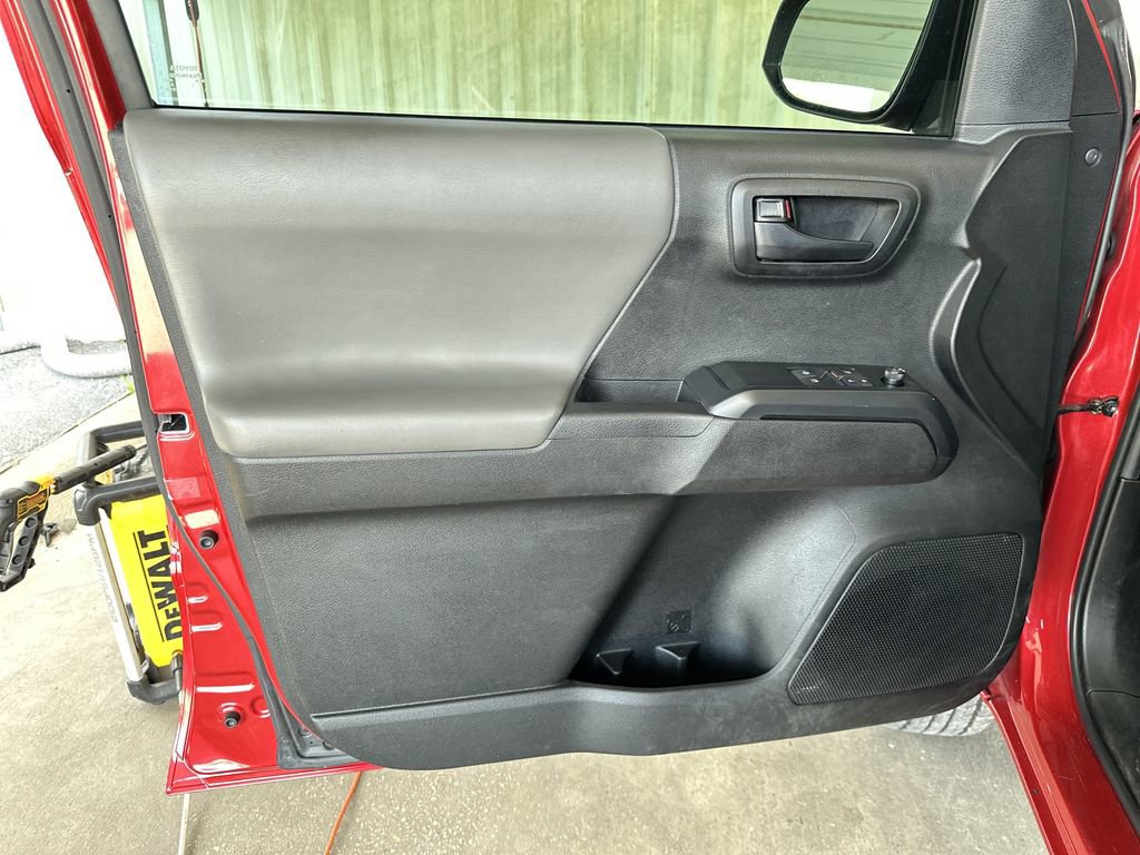 Used 2022 Toyota Tacoma SR RWD image 10