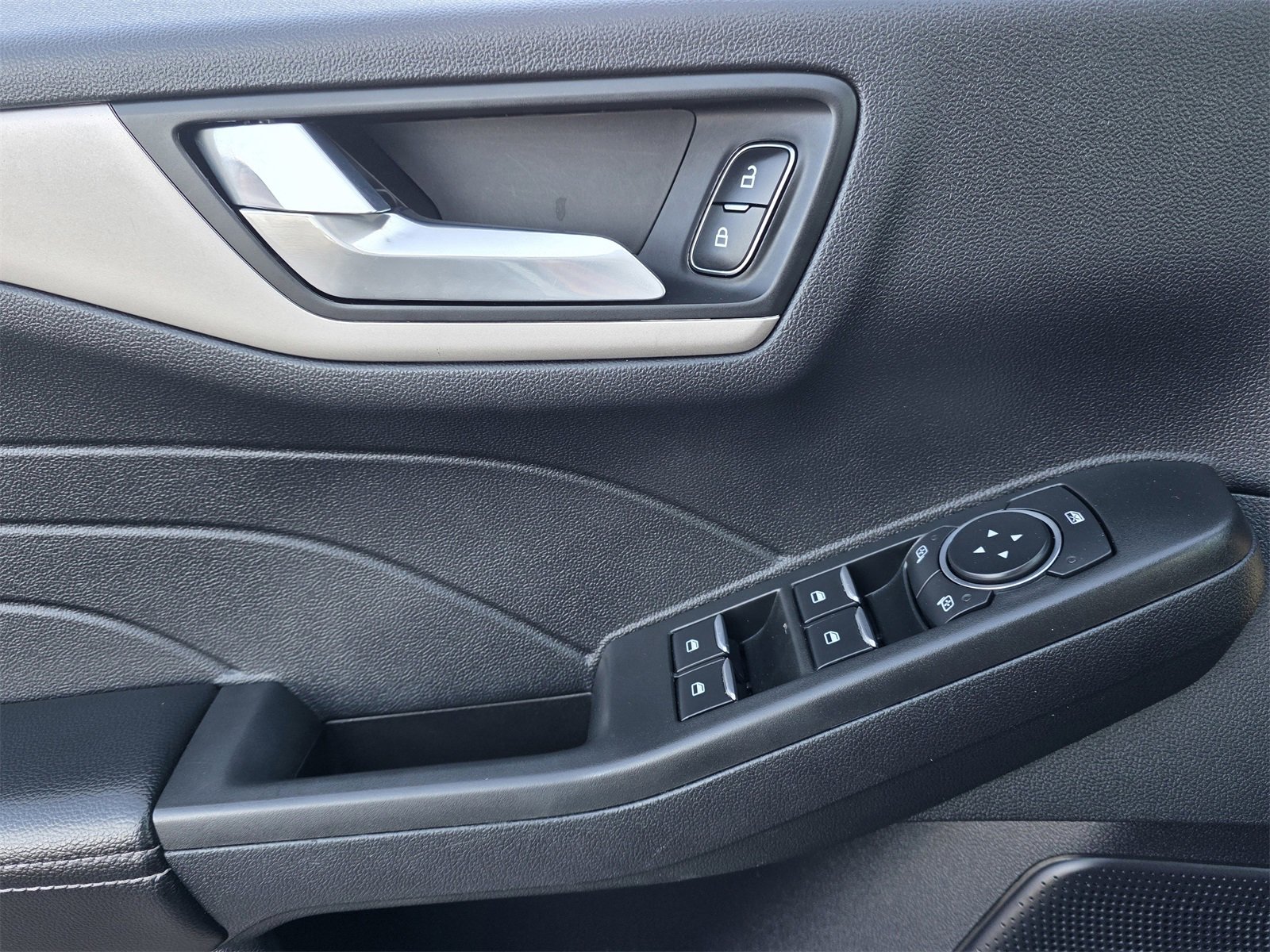 Used 2022 Ford Escape SEL image 22