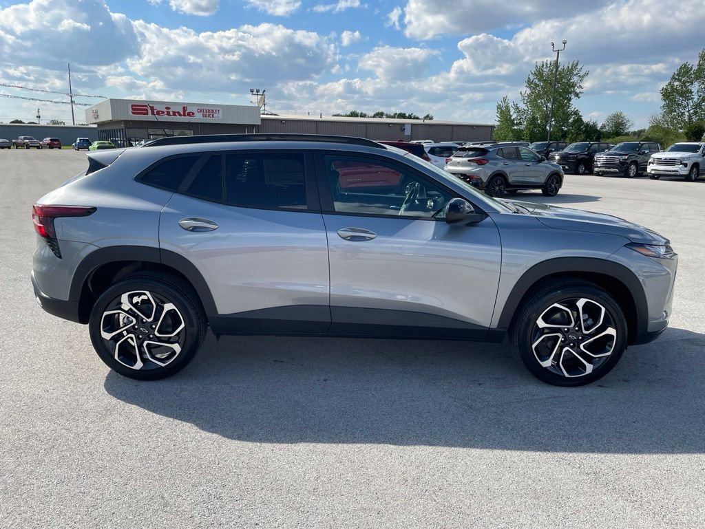 New 2026 Chevrolet Trax RS w/ Driver Confidence Package FWD image 10