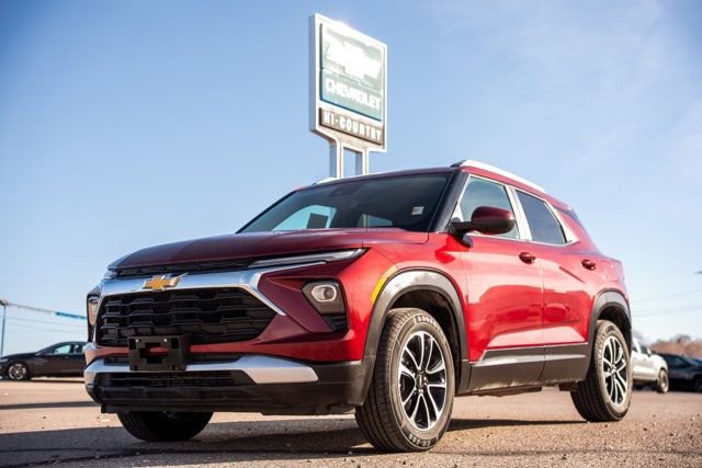 Used 2025 Chevrolet TrailBlazer LT image 1