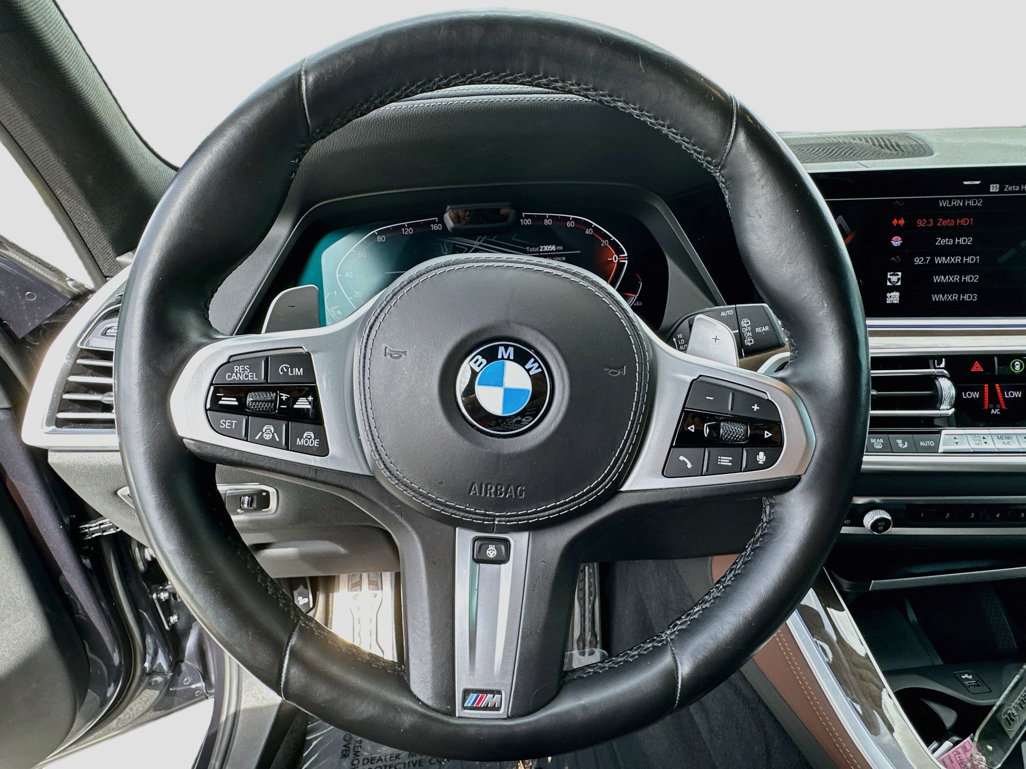 Used 2022 BMW X5 sDrive40i w/ M Sport Package RWD image 11