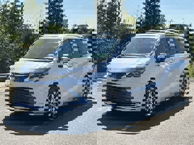 Used 2024 Toyota Sienna Platinum