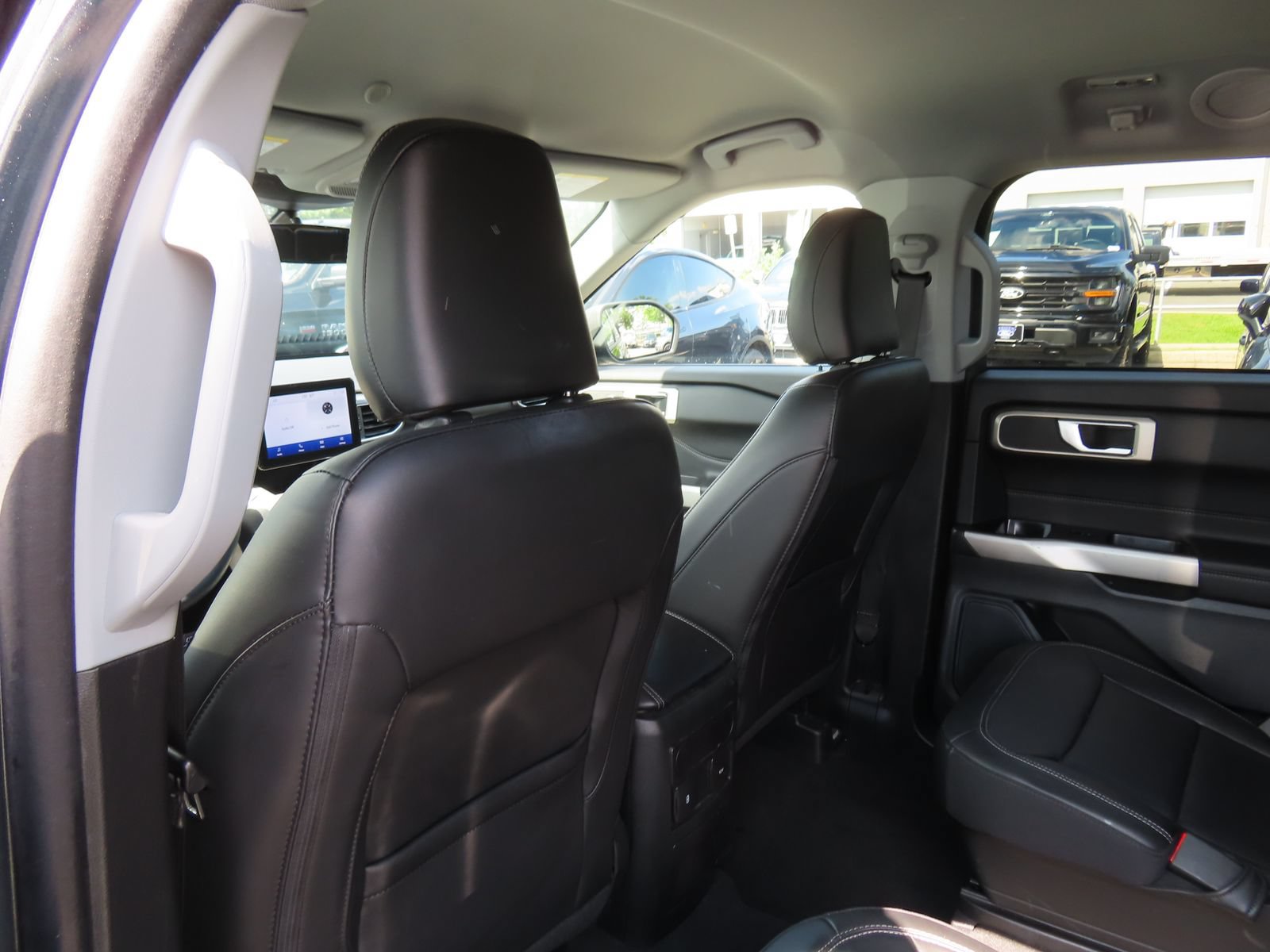 Certified 2023 Ford Explorer XLT w/ Equipment Group 202A AWD/4WD image 30