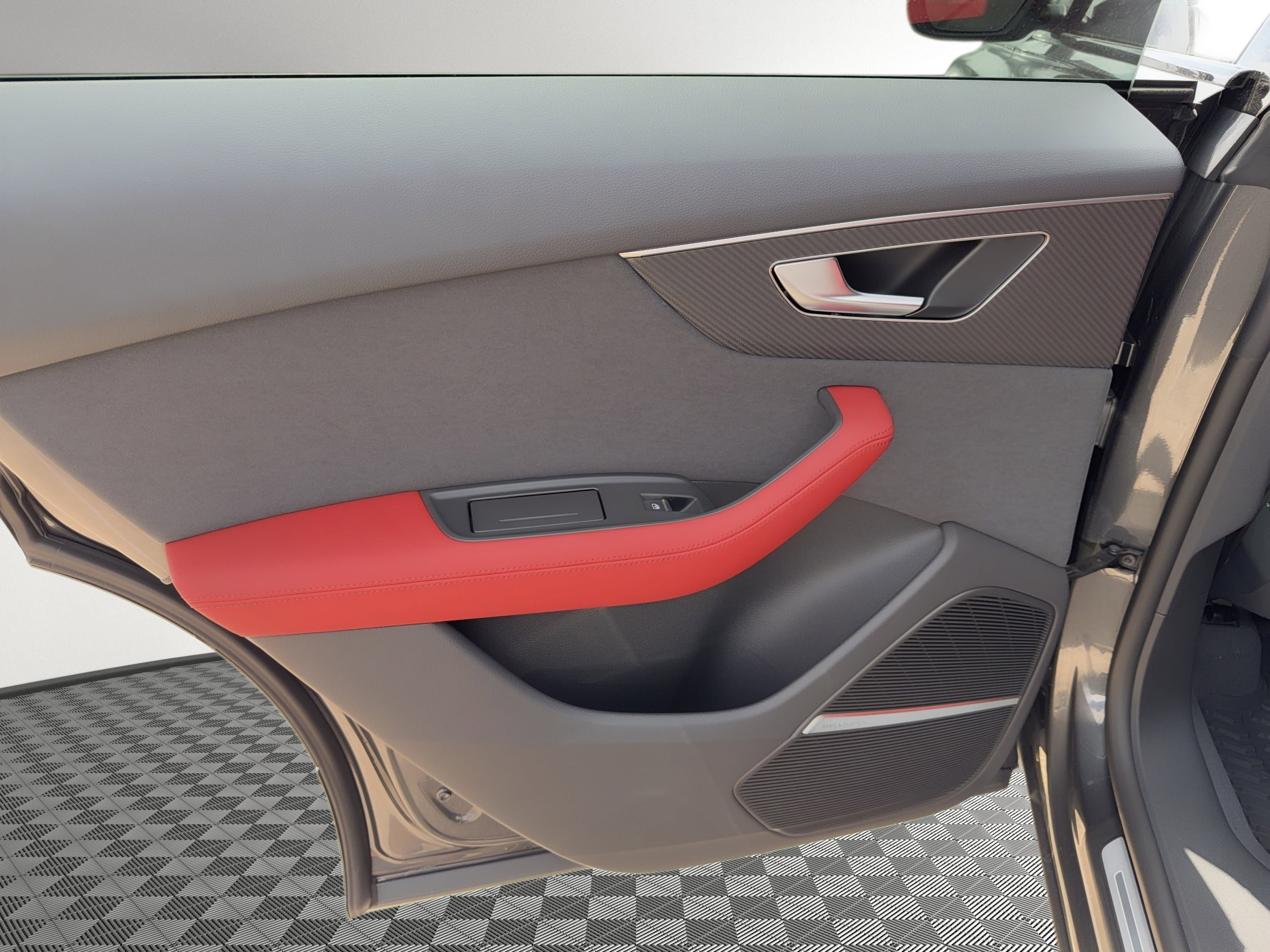 New 2026 Audi SQ8 Premium Plus image 17