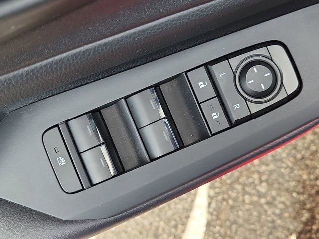 Used 2025 Toyota Prius Plug-In Hybrid FWD image 21