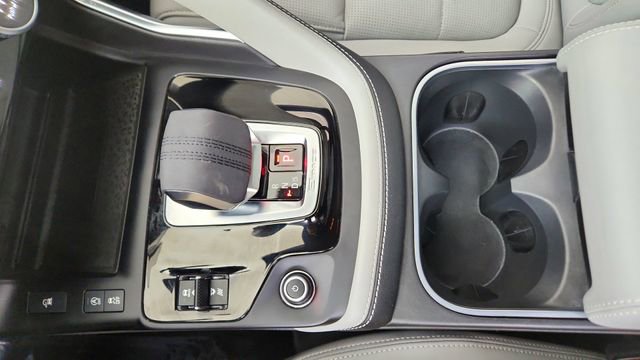 Used 2024 Jaguar E-PACE R-Dynamic SE image 48