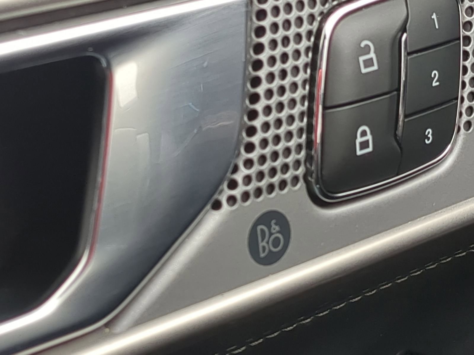 Used 2020 Ford Explorer Limited image 34