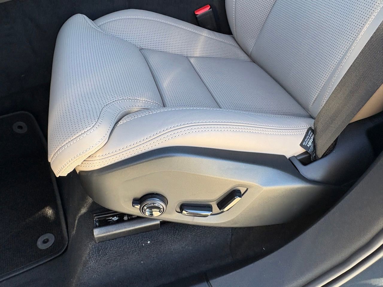 New 2026 Volvo XC90 B6 Ultra w/ Lounge Package image 22