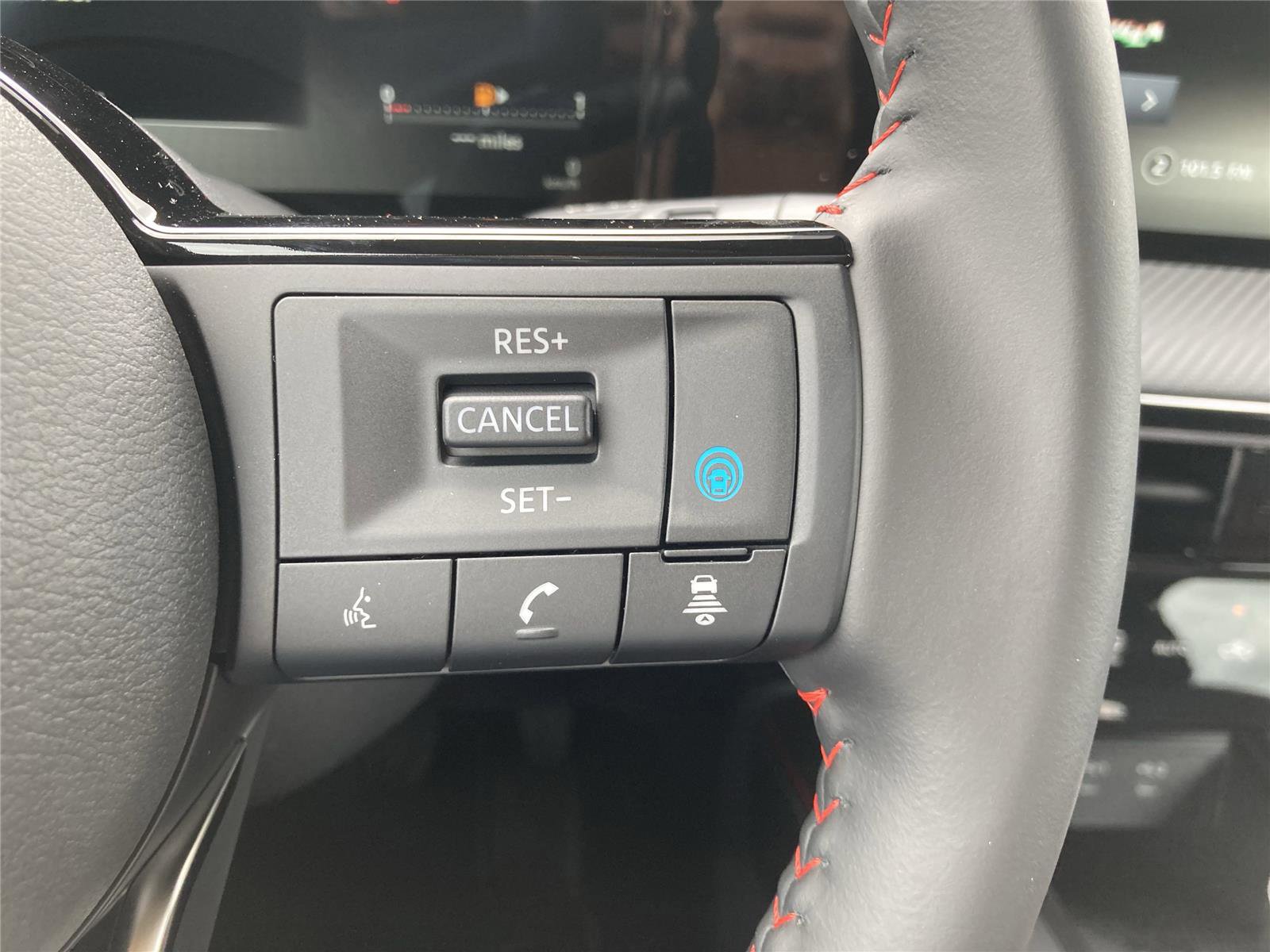 New 2025 Nissan Kicks SR image 25