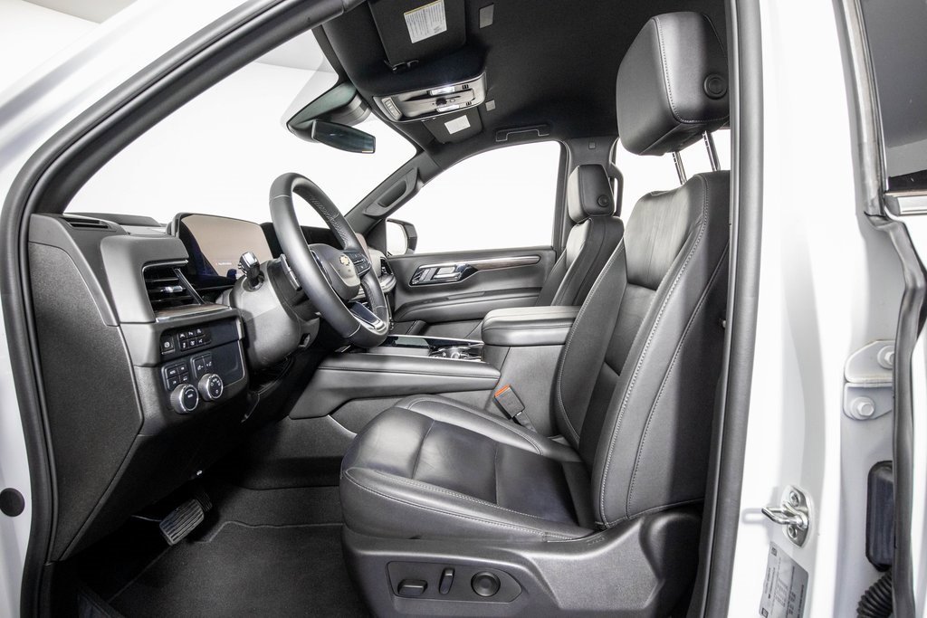 Used 2025 Chevrolet Tahoe LT image 9