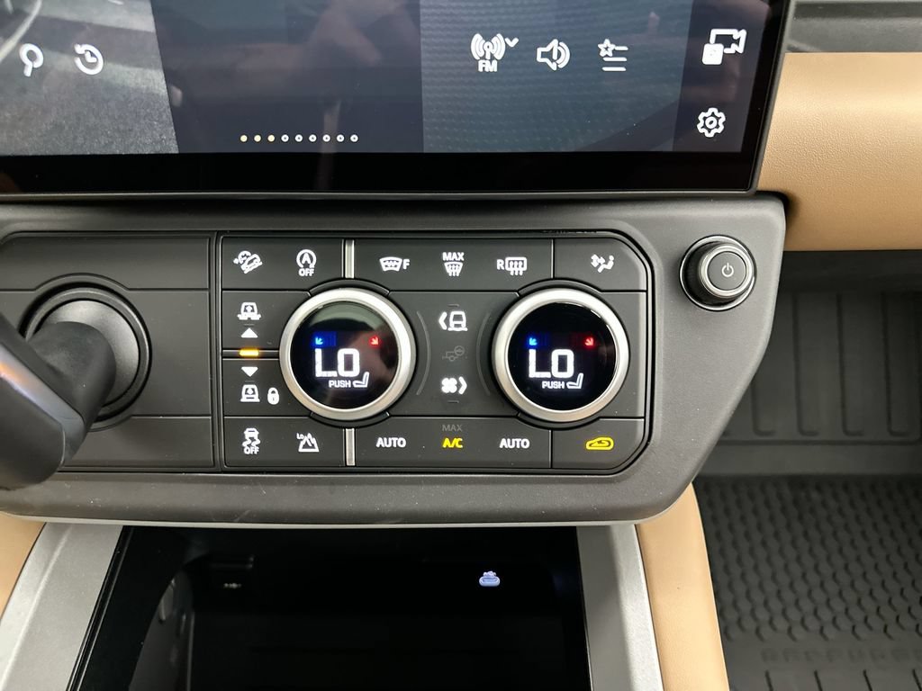New 2026 Land Rover Defender 90 V8 AWD/4WD image 12