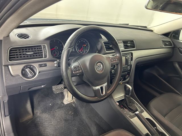 Used 2015 Volkswagen Passat 1.8T SE image 14