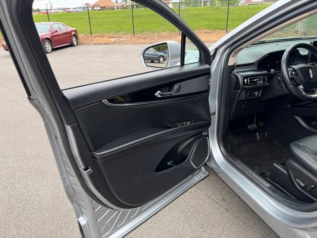 Used 2023 Lincoln Nautilus AWD w/ Premium Package image 22