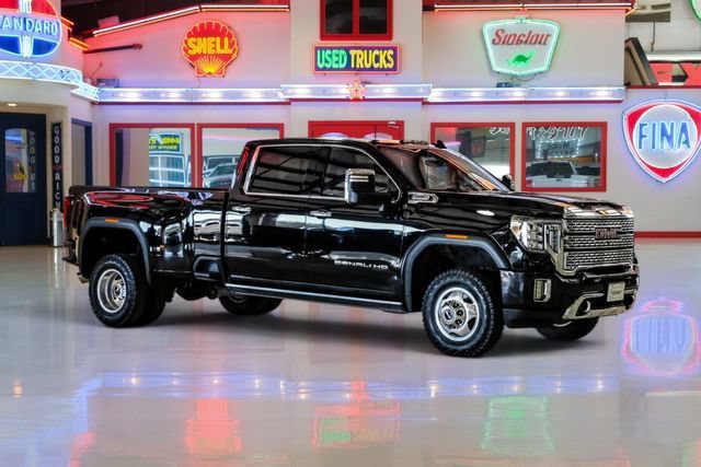 Used 2023 GMC Sierra 3500 Denali w/ Denali Ultimate Package AWD/4WD image 1