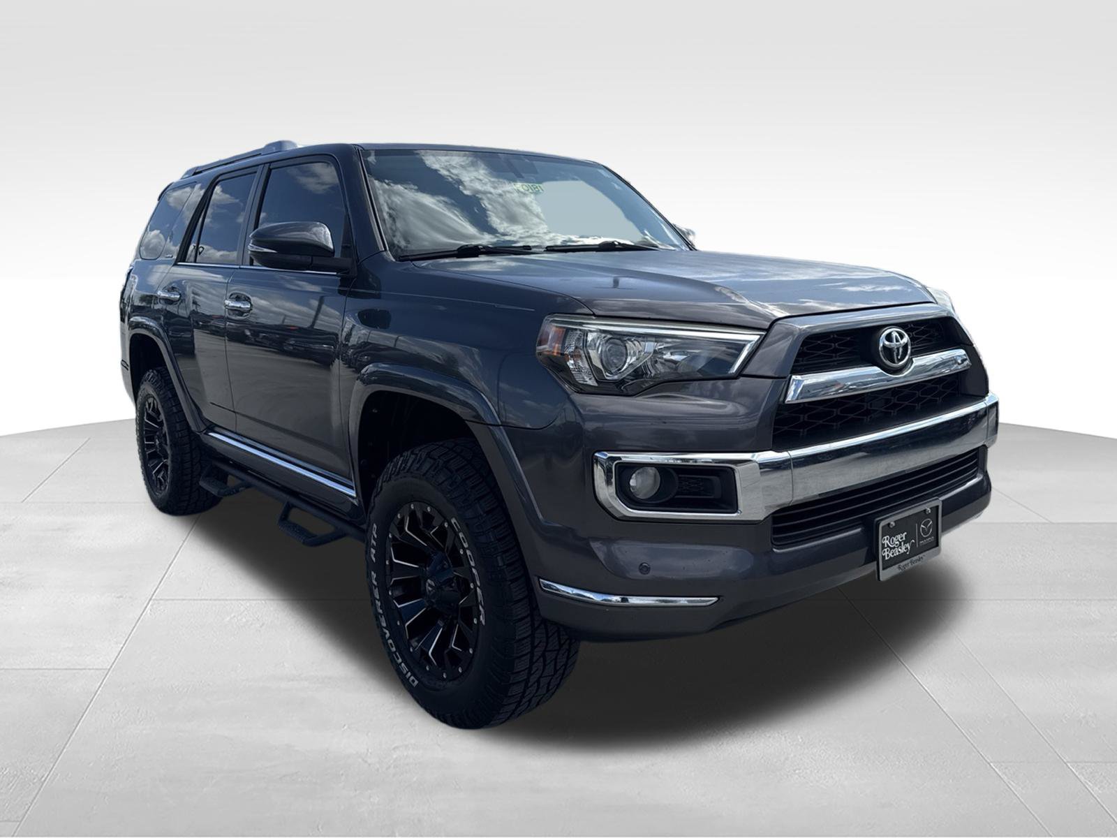 Used 2017 Toyota 4Runner Limited AWD/4WD image 3