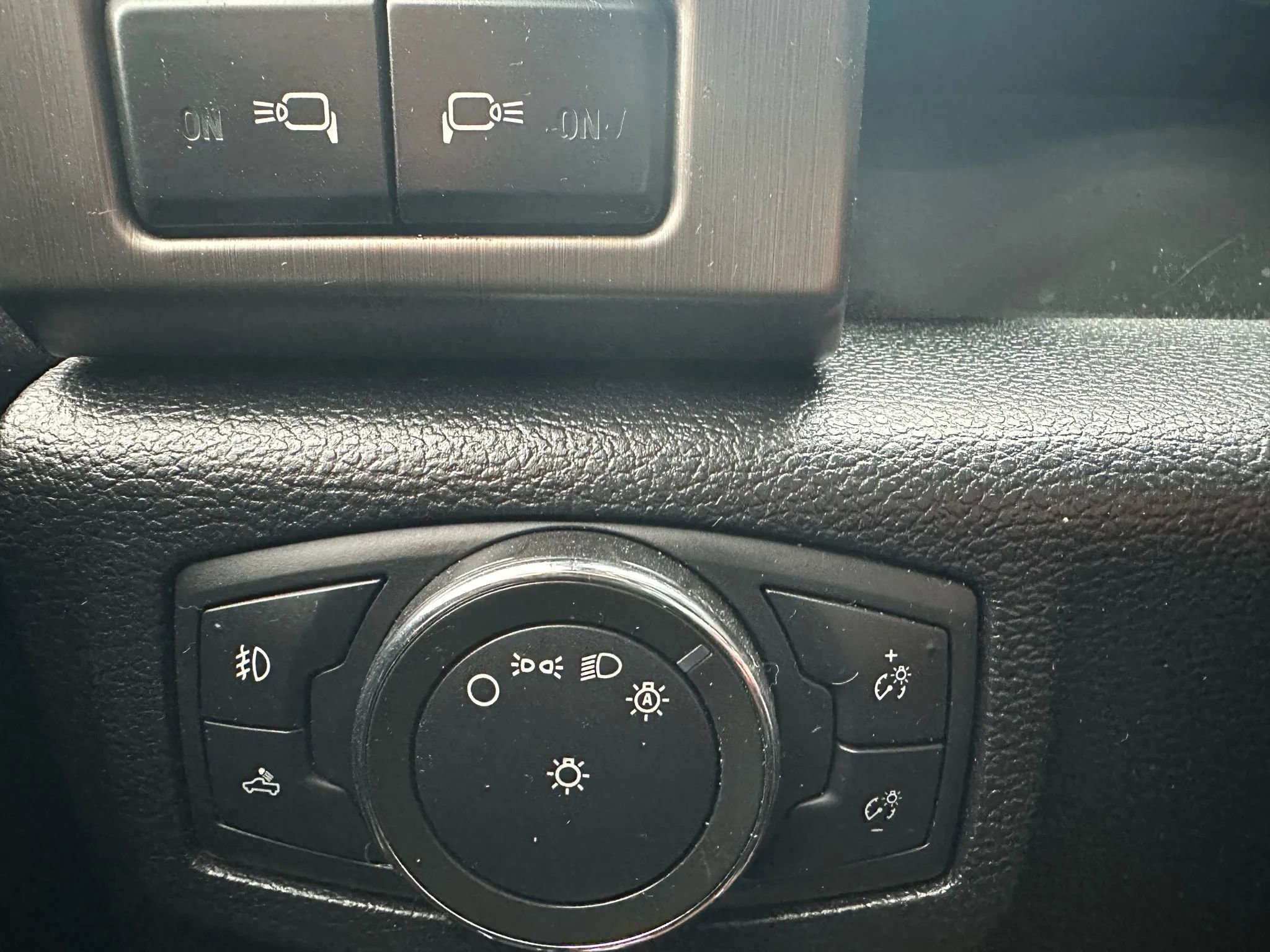 Used 2016 Ford F150 Limited w/ Trailer Tow Package image 24