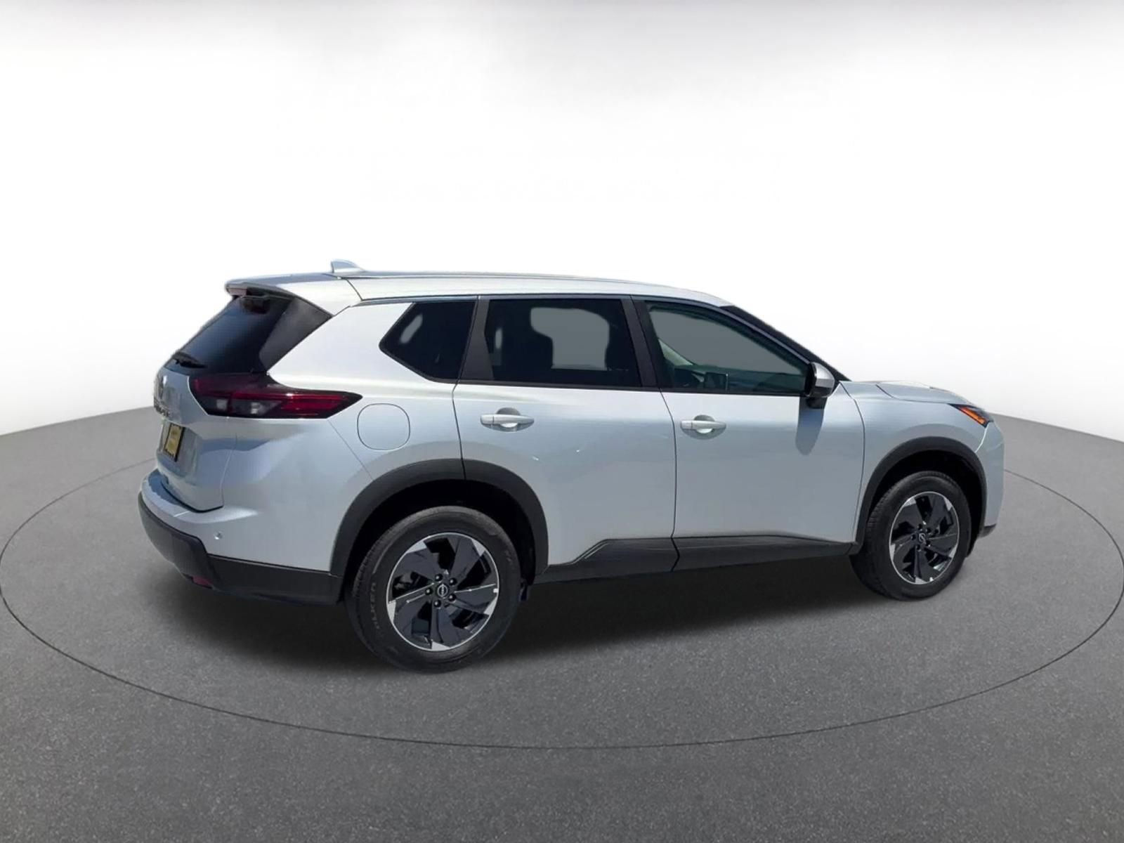 Used 2025 Nissan Rogue SV FWD image 15