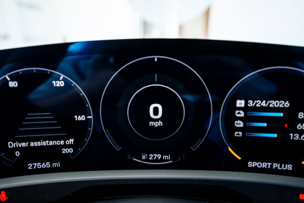 Used 2020 Porsche Taycan Turbo image 39